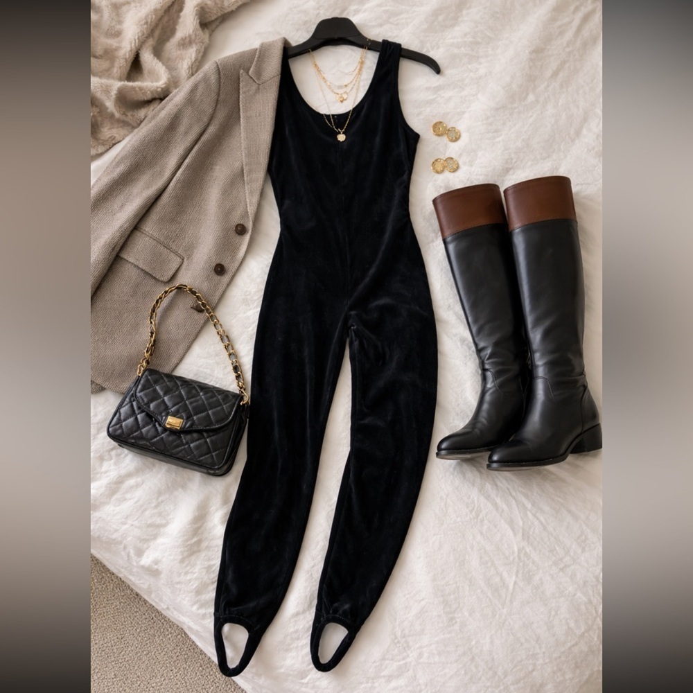 Vintage Laura Ashley Black Velvet Stirrup Jumpsuit Romper Size 8 Y2K 80s
